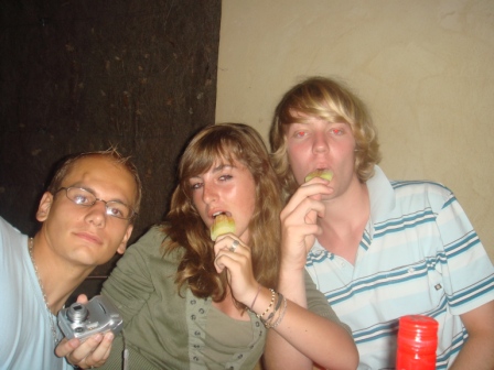 Nico , Axelle , Romain
